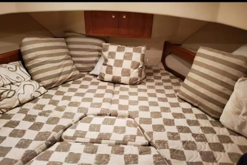 Slide: The Image of Mainship 430 Trawler 2001 - 3679686