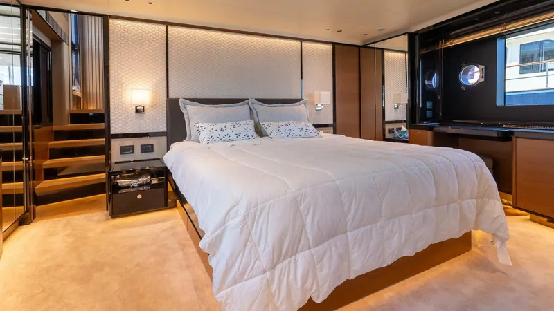 Slide: The Image of Absolute Navetta 68 2024 - 5215611