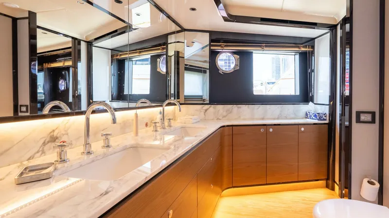 Slide: The Image of Absolute Navetta 68 2024 - 5215614