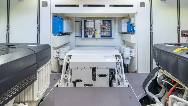 Slide: The Image of Absolute Navetta 68 2024 - 5215636