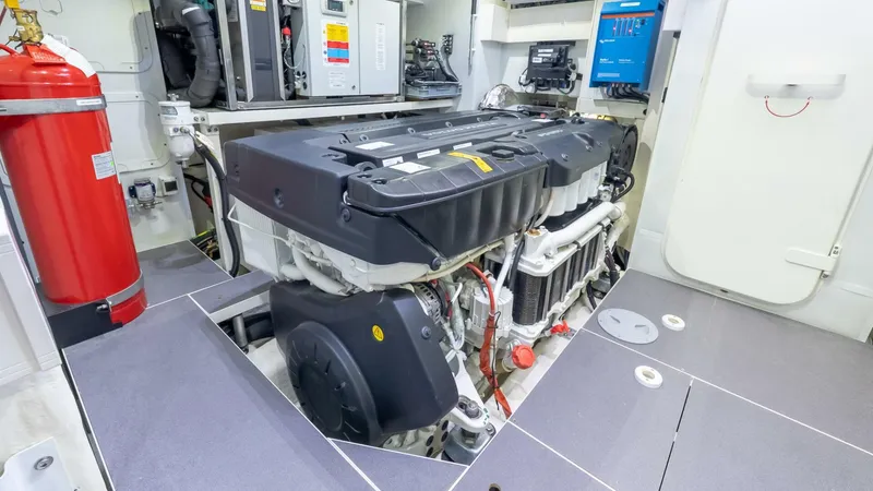 Slide: The Image of Absolute Navetta 68 2024 - 5215638