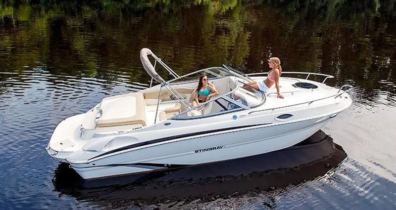 Slide: The Image of Stingray 215 CR 2018 - 3692595