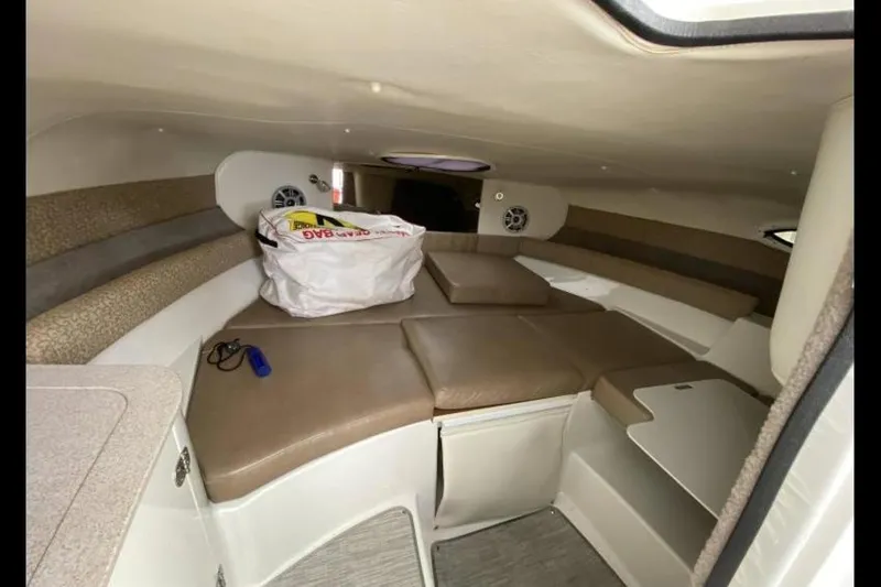 Slide: The Image of Stingray 215 CR 2018 - 3692582