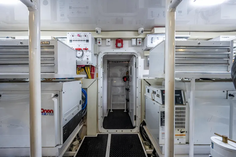 Slide: The Image of Engine Room 2005 Viking 74 Convertible - Reel Estate - 3698378