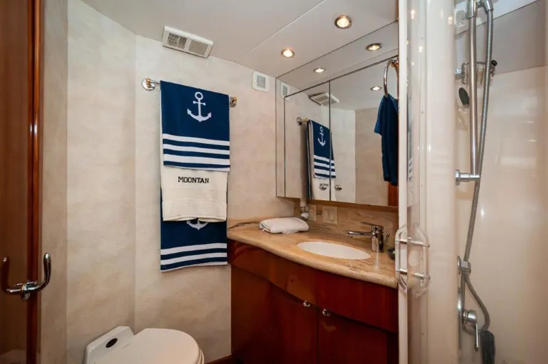 Slide: The Image of 2002 65 Hatteras Convertible Moontan VIP Head (1) - 3712778