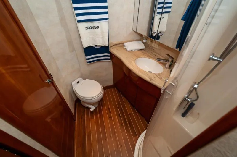 Slide: The Image of 2002 65 Hatteras Convertible Moontan VIP Head (2) - 3712780