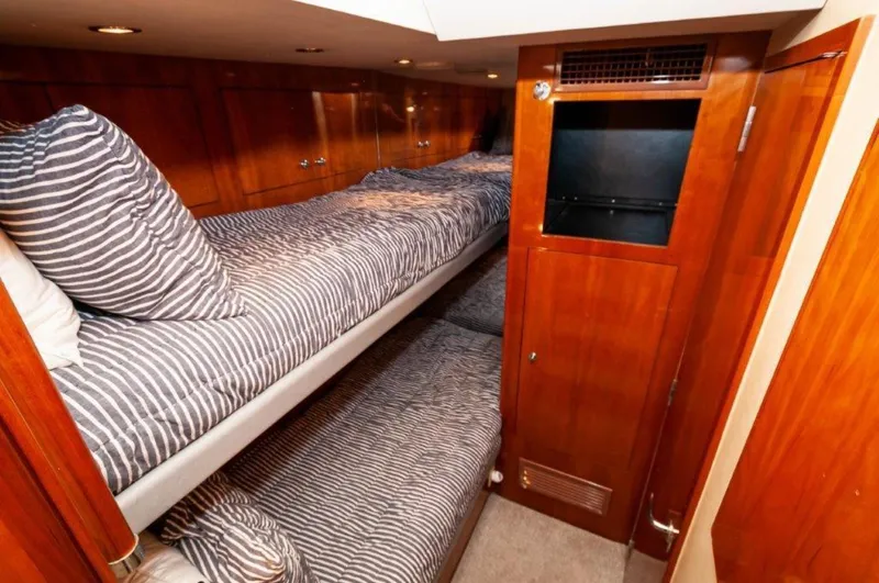 Slide: The Image of 2002 65 Hatteras Convertible Moontan Crew Quarters - 3712781