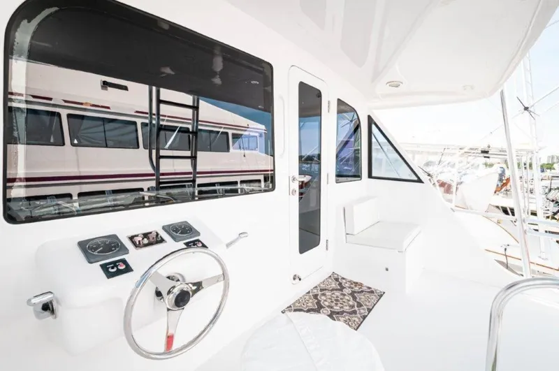 Slide: The Image of 2002 65 Hatteras Convertible Moontan Flybridge (2) - 3712787