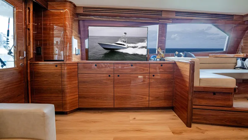 Slide: The Image of Viking 64 Convertible 2026 - 5541593