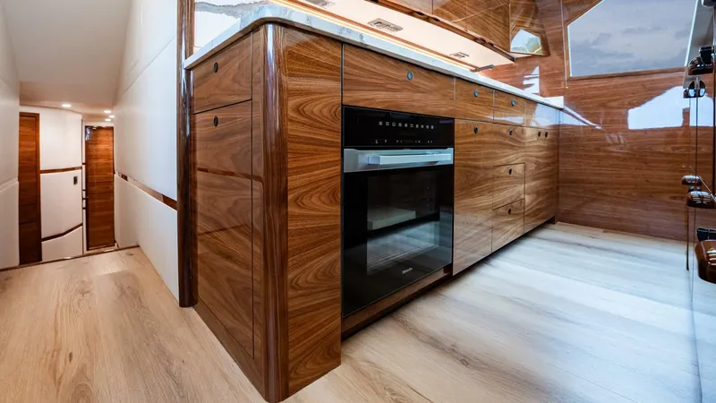 Slide: The Image of Viking 64 Convertible 2026 - 5541575