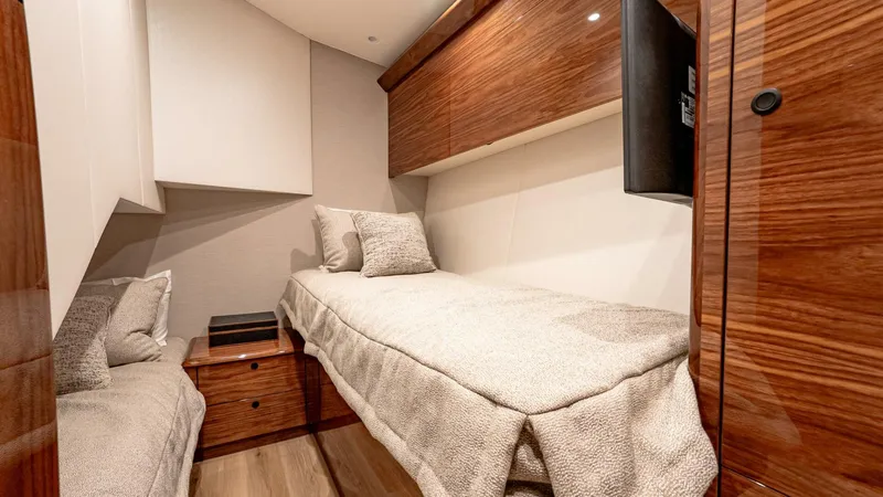 Slide: The Image of Viking 64 Convertible 2026 - 5696454