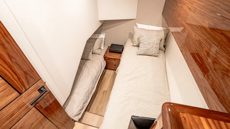 Slide: The Image of Viking 64 Convertible 2026 - 5696446