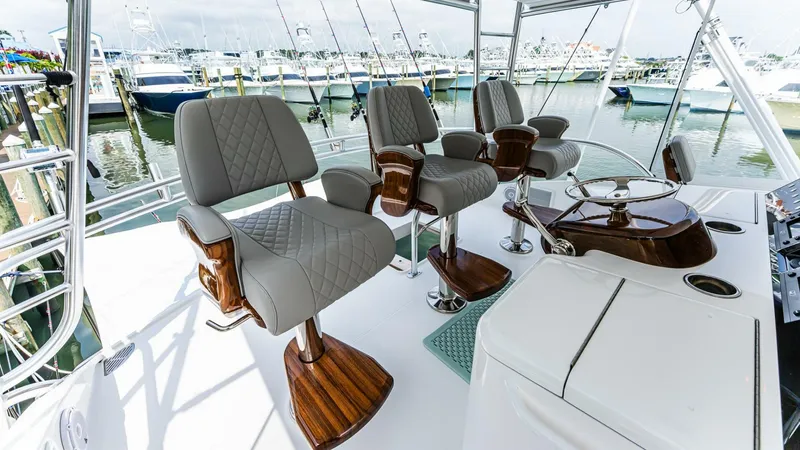 Slide: The Image of Viking 64 Convertible 2026 - 5541578