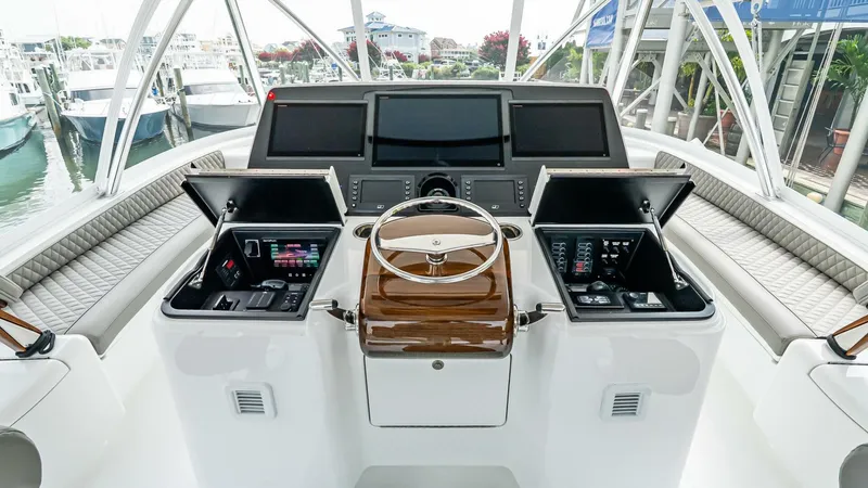 Slide: The Image of Viking 64 Convertible 2026 - 5541542