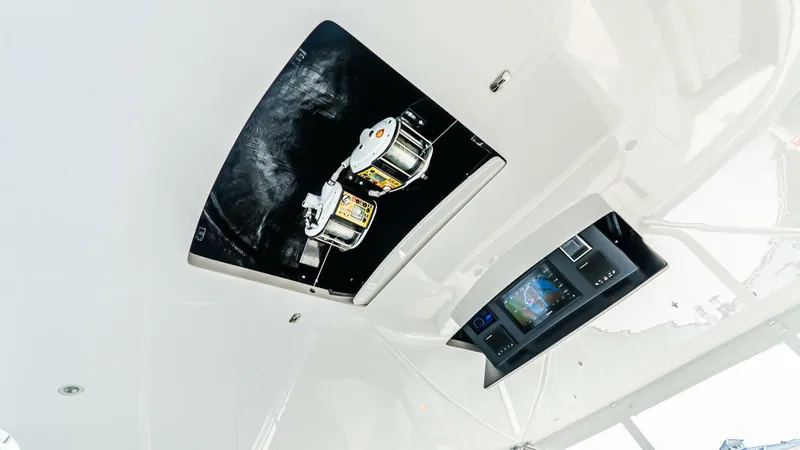 Slide: The Image of Viking 64 Convertible 2026 - 5541560