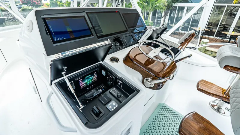 Slide: The Image of Viking 64 Convertible 2026 - 5541543