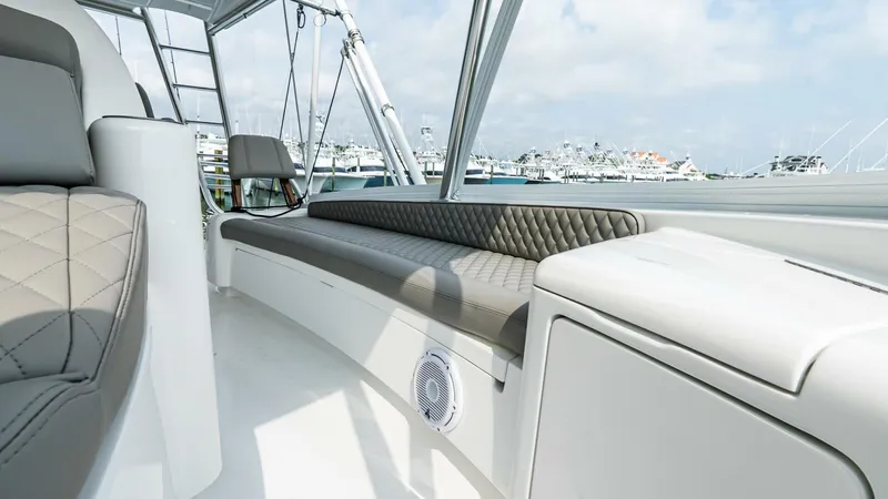 Slide: The Image of Viking 64 Convertible 2026 - 5541546