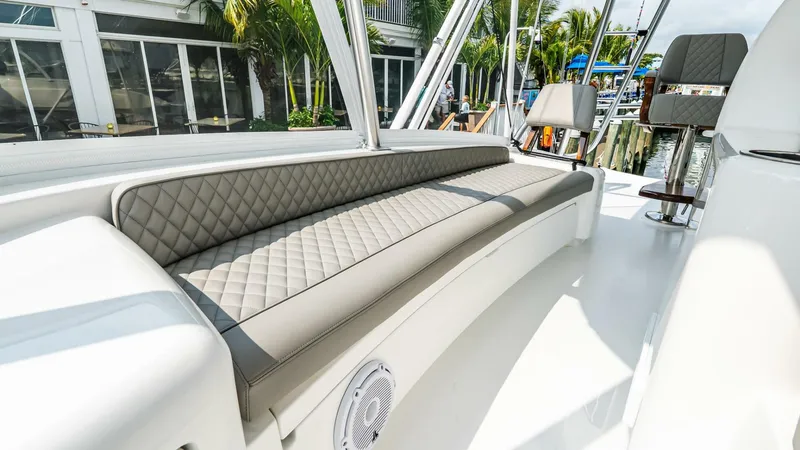 Slide: The Image of Viking 64 Convertible 2026 - 5541548