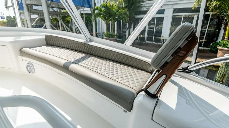 Slide: The Image of Viking 64 Convertible 2026 - 5541549