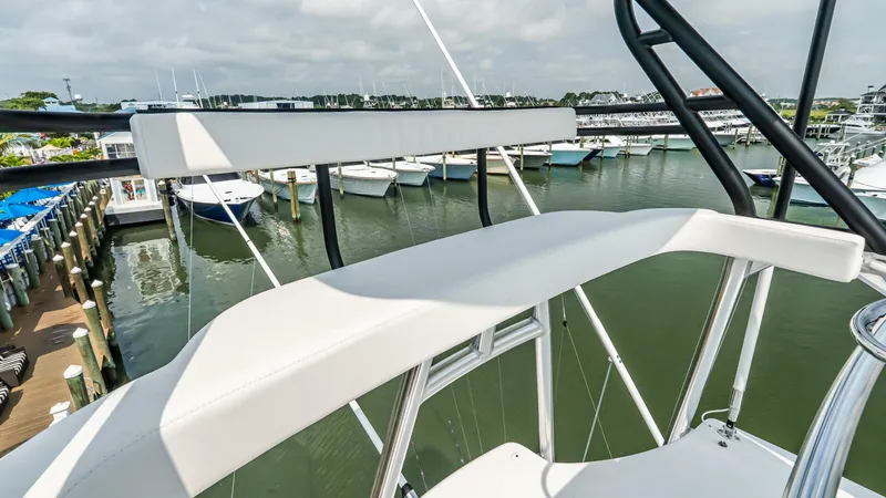 Slide: The Image of Viking 64 Convertible 2026 - 5541557