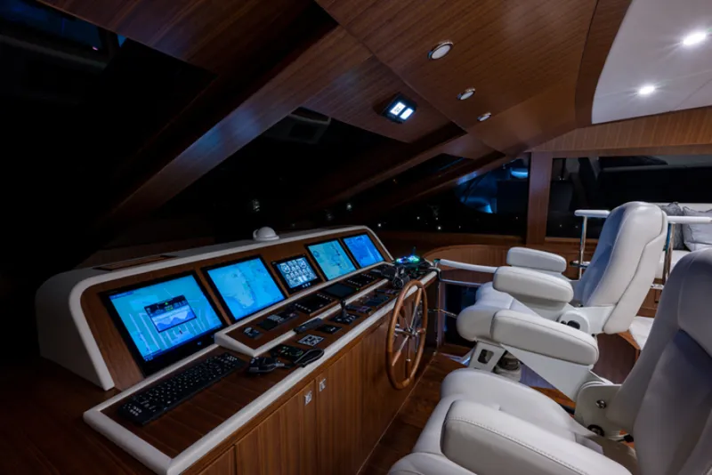 Slide: The Image of 2020 Hargrave 120' G120 Signature Series - Pilothouse Helm - 3702592