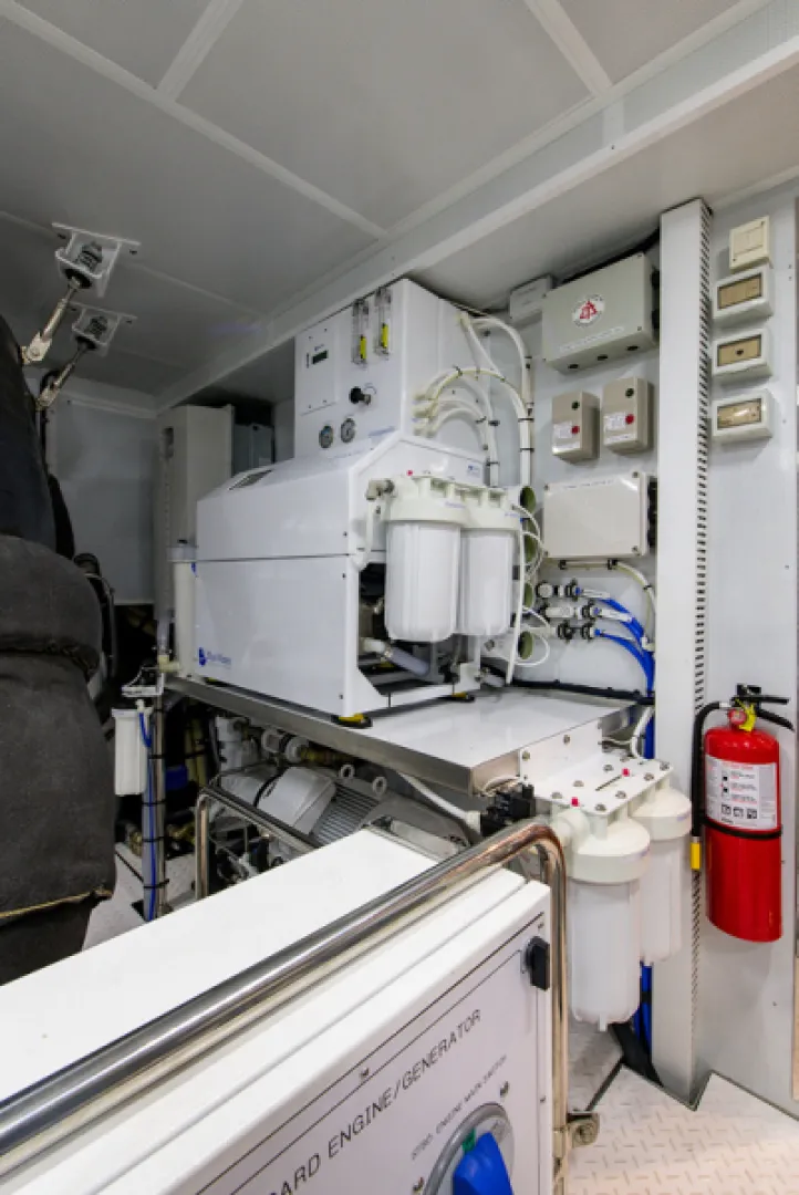 Slide: The Image of 2020 Hargrave 120' G120 Signature Series - Engine Room - 3702623