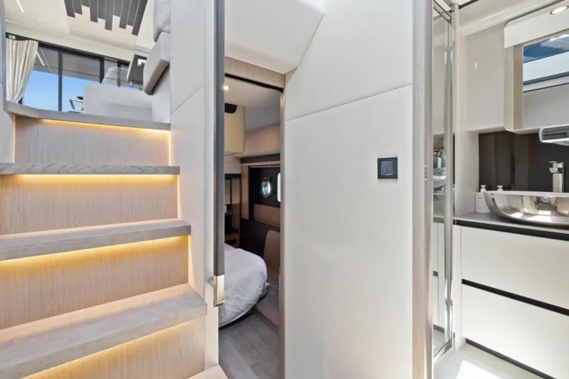 Slide: The Image of Absolute 48 Coupe 2022 - 3703454