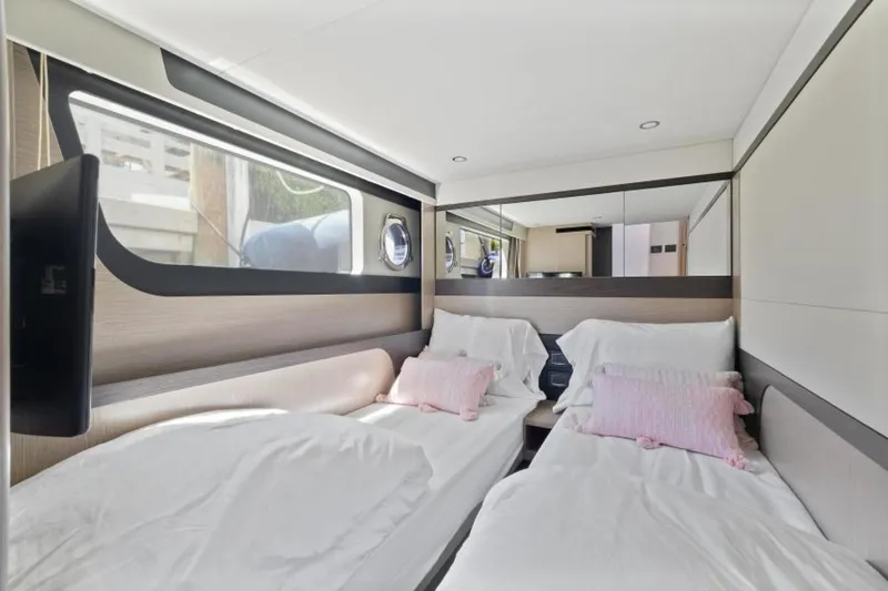 Slide: The Image of Absolute 48 Coupe 2022 - 3703459