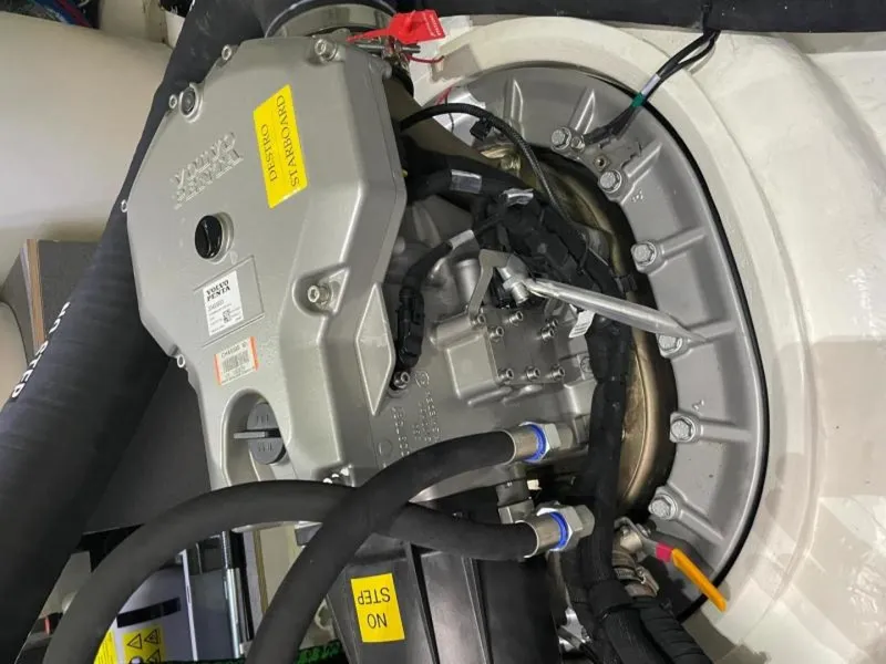 Slide: The Image of Absolute 48 Coupe 2022 - 3703467