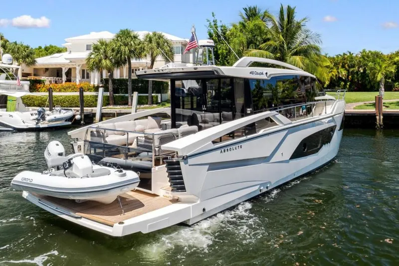 Slide: The Image of Absolute 48 Coupe 2022 - 3703435