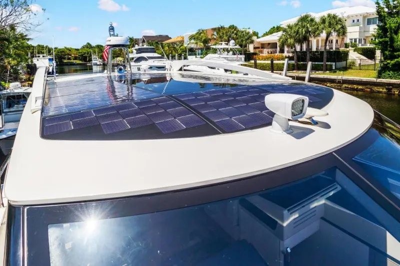 Slide: The Image of Absolute 48 Coupe 2022 - 3703443