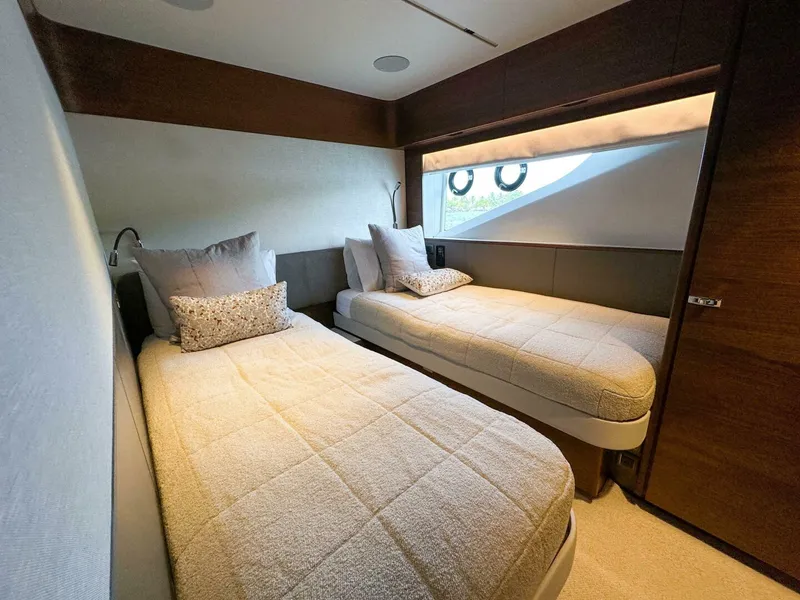 Slide: The Image of Princess X95 2021 - 3751258