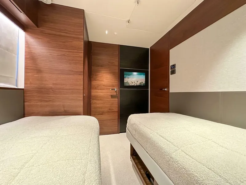 Slide: The Image of Princess X95 2021 - 3751280