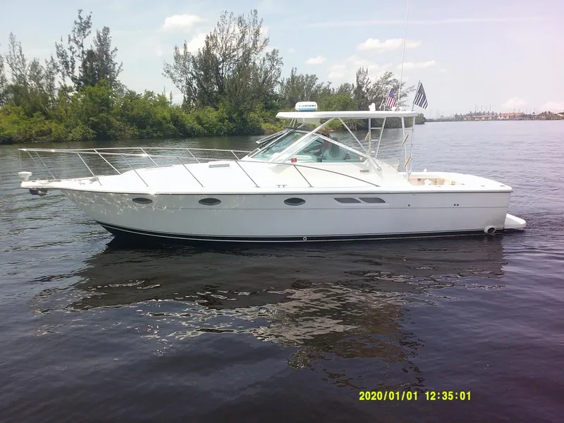 Slide: The Image of Tiara 3100 Open LE 2003 - 3706414