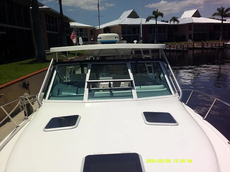 Slide: The Image of Tiara 3100 Open - 3706462