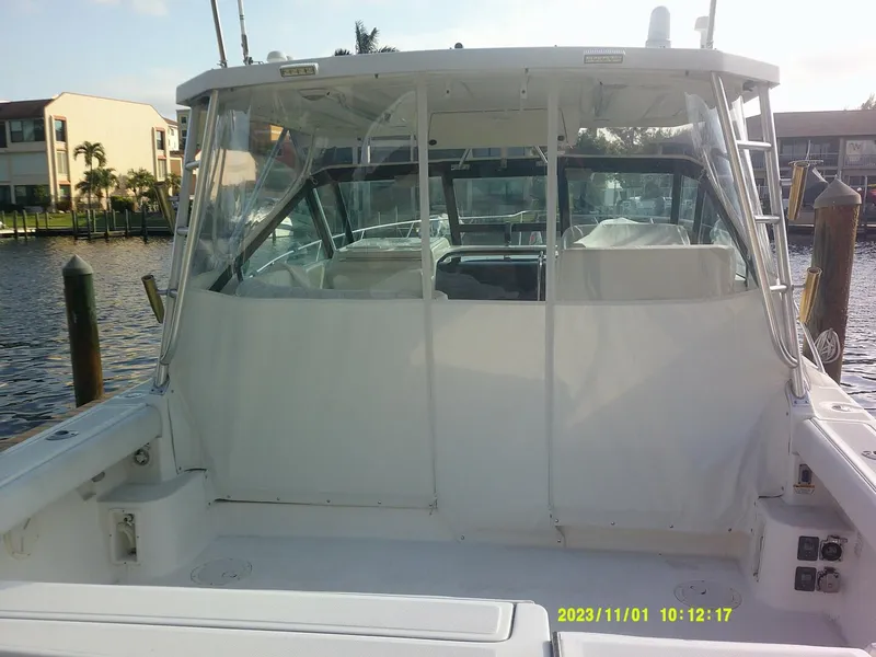 Slide: The Image of Tiara 3100 Open  New Enclosure - 4043611