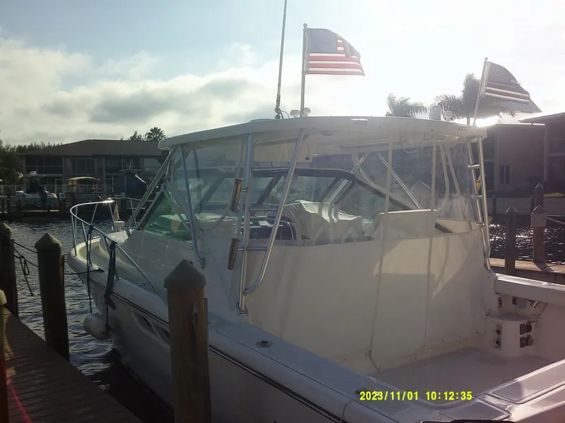 Slide: The Image of Tiara 3100 Open New Enclosure - 4043612