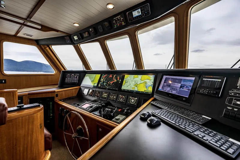 Slide: The Image of Northern Marine 75 1998 - 3704953