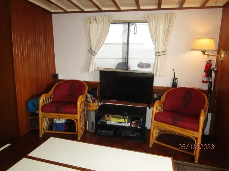 Slide: The Image of 36' Kadey Krogen salon starboard - 3706722