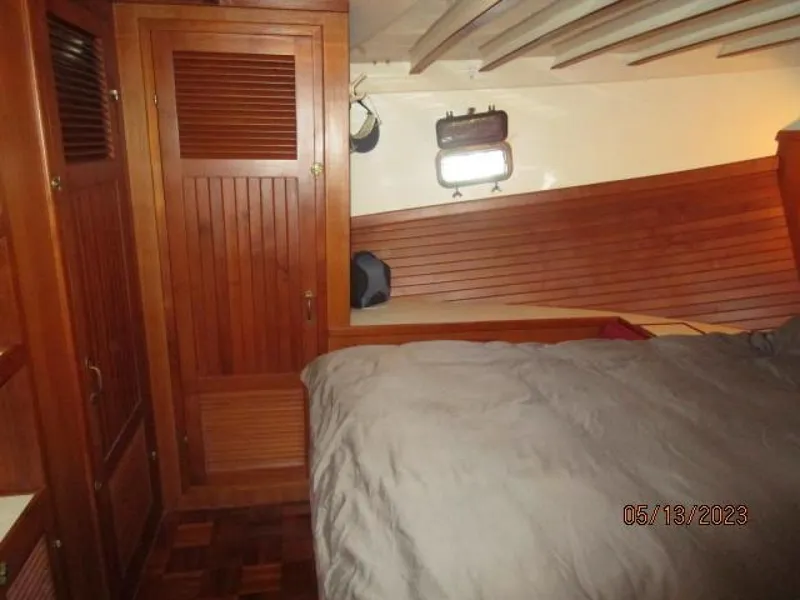 Slide: The Image of 36' Kadey-Krogen master stateroom port - 3706727