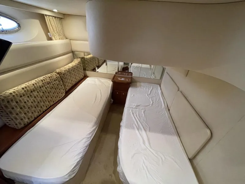 Slide: The Image of Silverton 43 Sport Bridge 2005 - 3706792