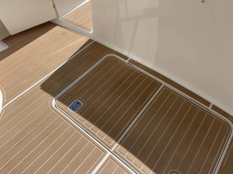 Slide: The Image of Silverton 43 Sport Bridge 2005 - 3706800