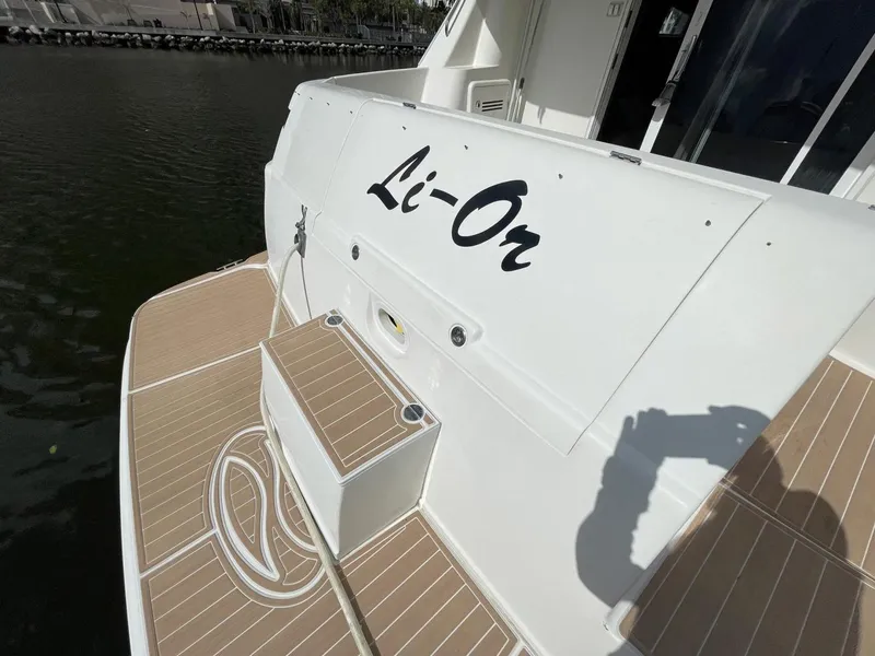 Slide: The Image of Silverton 43 Sport Bridge 2005 - 3706802