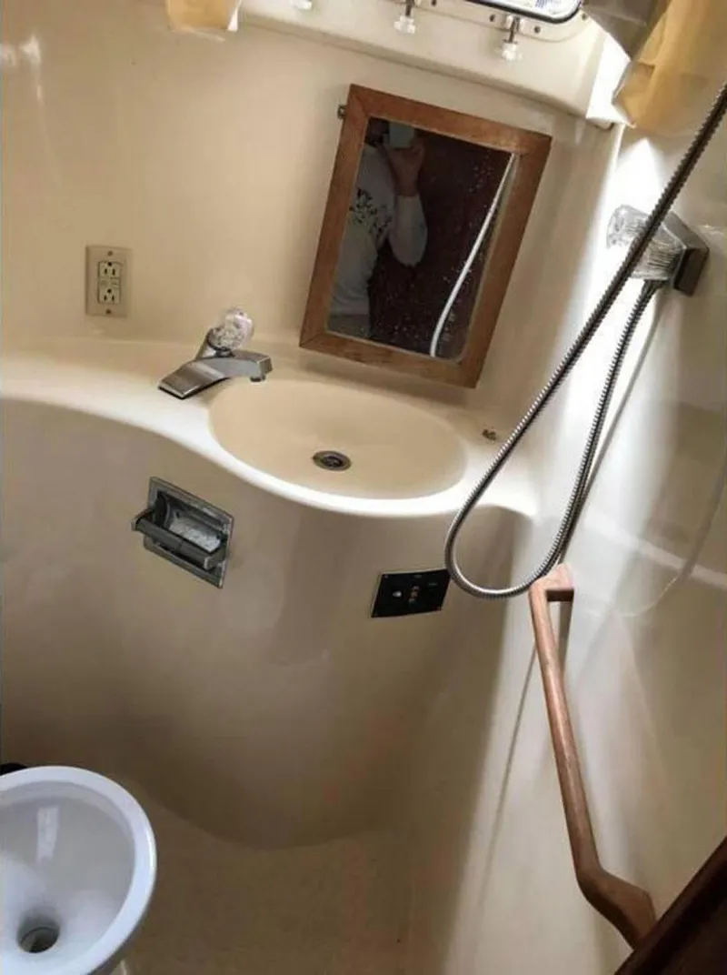 Slide: The Image of Bluewater 51 Coastal Cruiser 1985 - 3715424