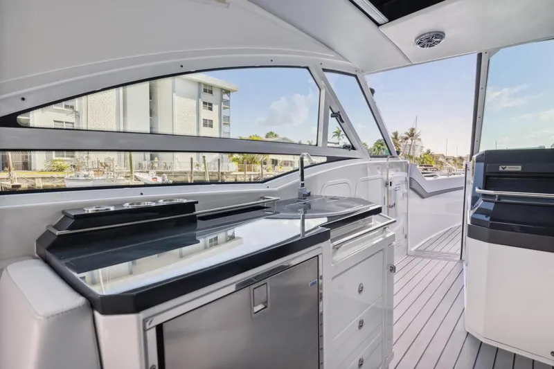 Slide: The Image of Formula 430 Super Sport Crossover 2023 - 3716954