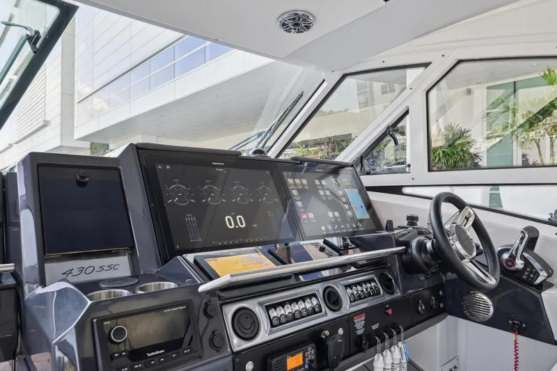 Slide: The Image of Formula 430 Super Sport Crossover 2023 - 3716963