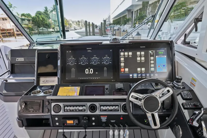 Slide: The Image of Formula 430 Super Sport Crossover 2023 - 3716964