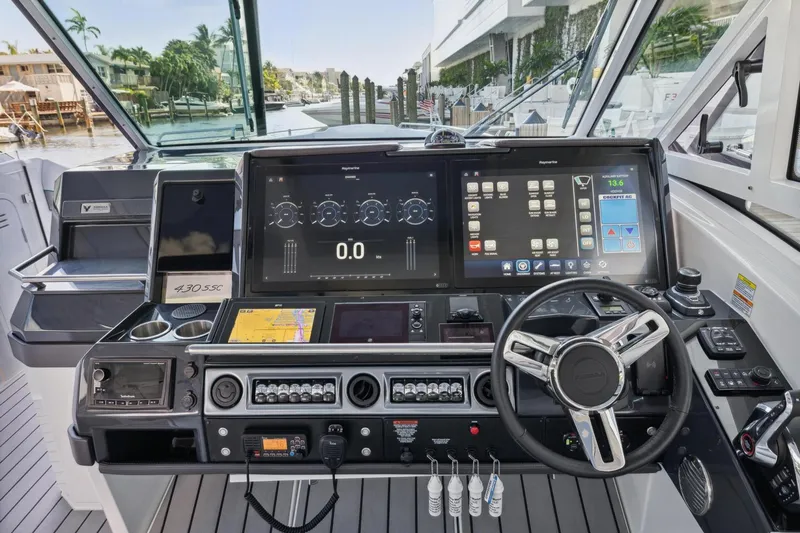 Slide: The Image of Formula 430 Super Sport Crossover 2023 - 3716965