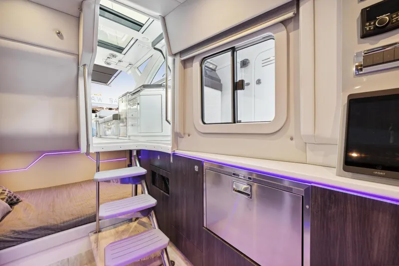 Slide: The Image of Formula 430 Super Sport Crossover 2023 - 3716946