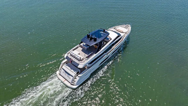 Slide: The Image of Ferretti 850 2021 - 85